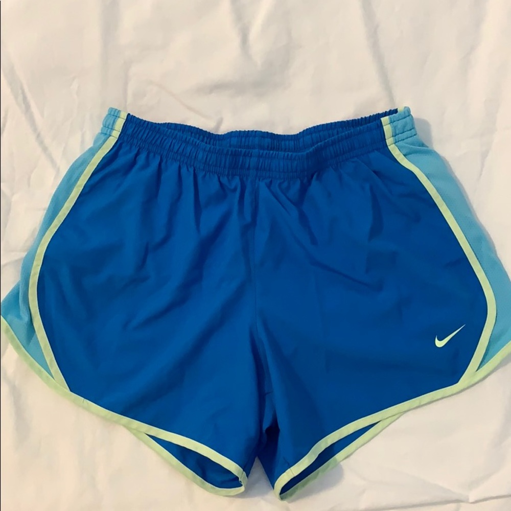 ⭐️Nike Girls Dry Tempo Running Shorts ⭐️